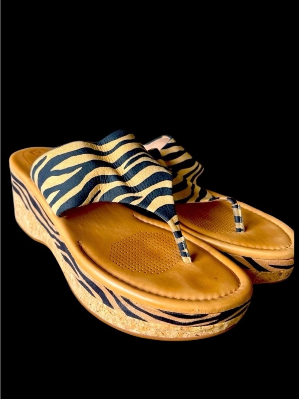 Corso Como ladies giraffe, print slip on thong style sandal size 10. Exc cond.